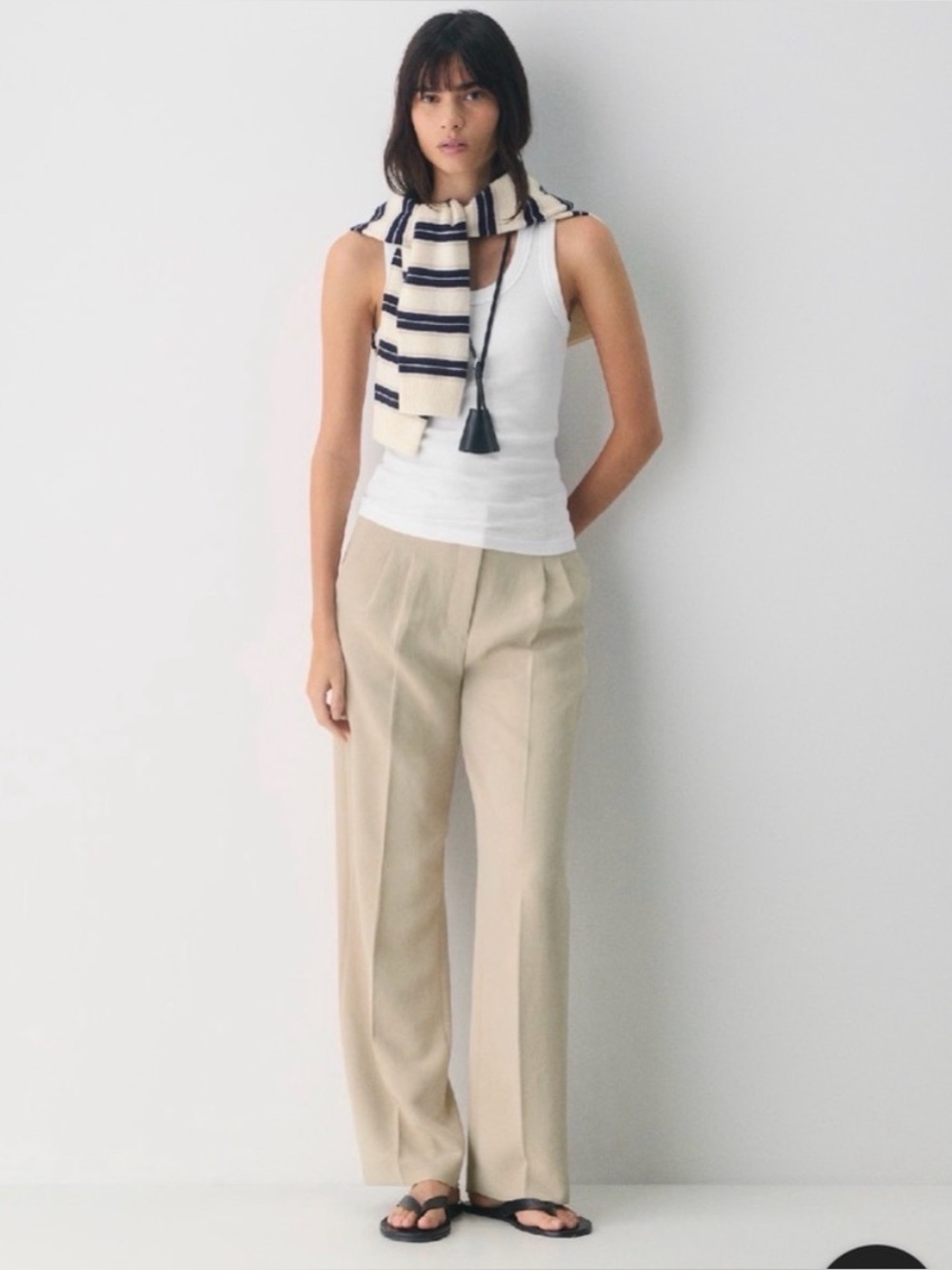 Aritzia Effortless Pant | Marcona Beige | Size 2 Short